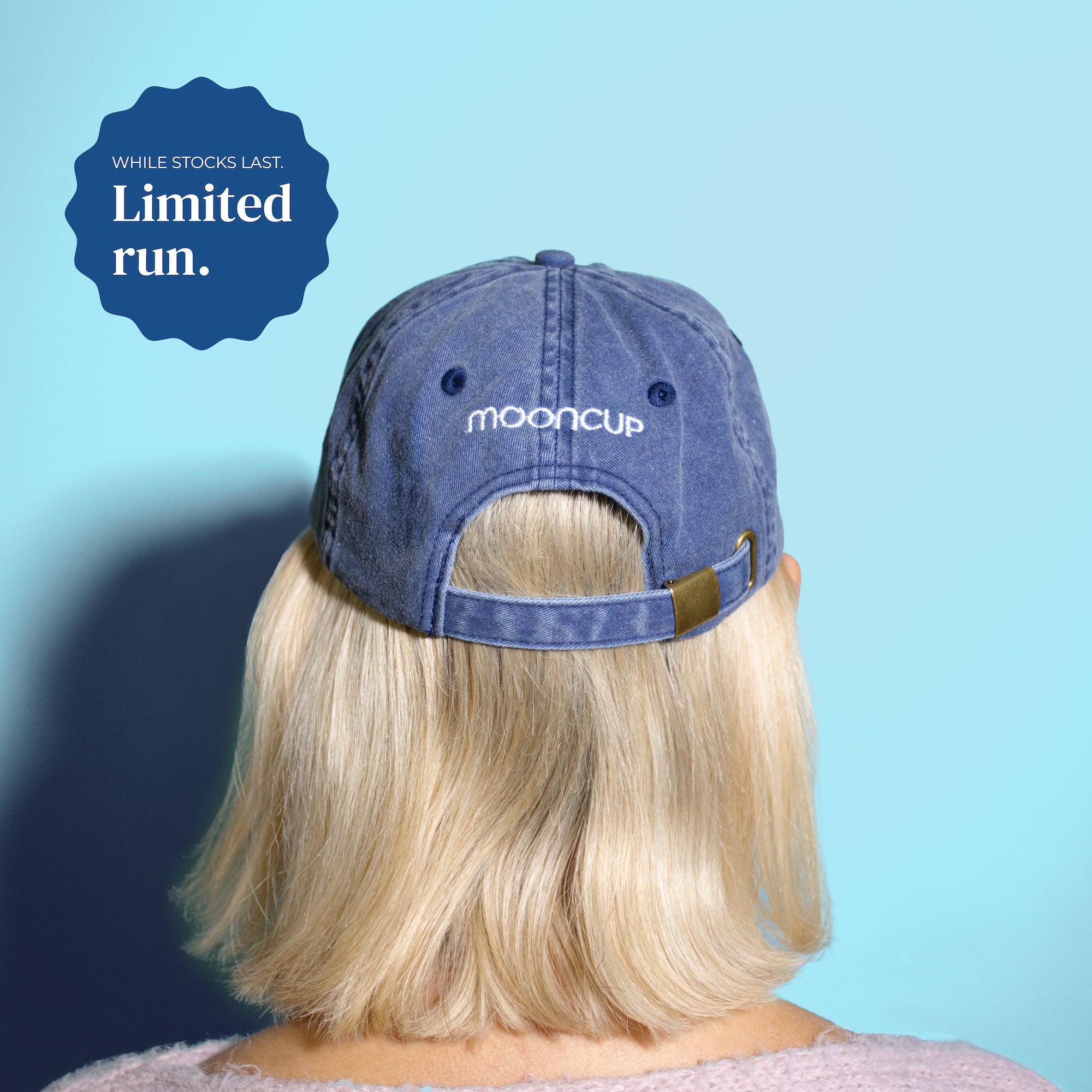 mooncup-original-casquette-on-my-period-brod-e-noire image 3