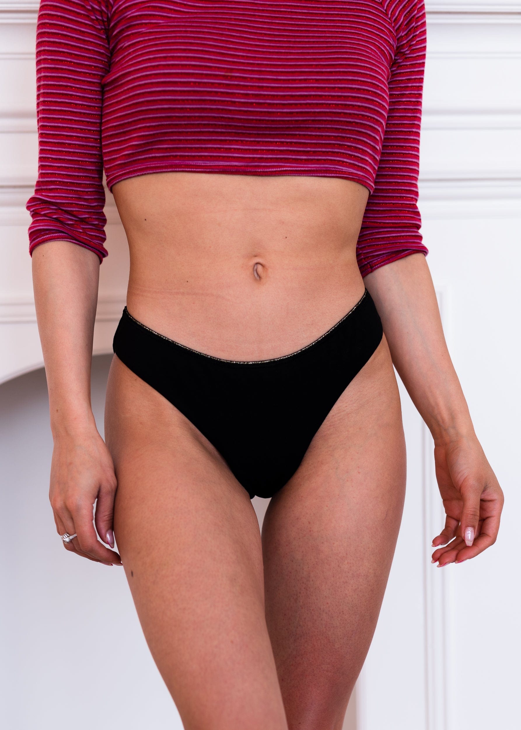 louloucup-lucie-culotte-menstruelle-noire-coton-bio-flux-moyen-m image 2